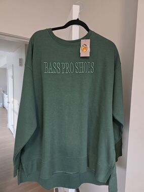 Bass Pro Shops Dark Green Pullover Sweatshirt